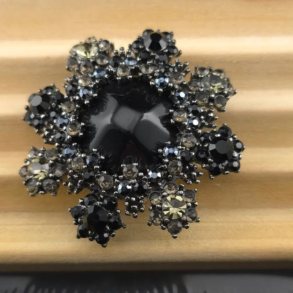 Vintage Black & Clear Rhinestone Floral Brooch 2" Diameter Pin Back - Picture 1 of 6